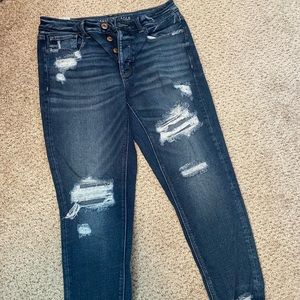 American Eagle Distressed Boyfriend Jean